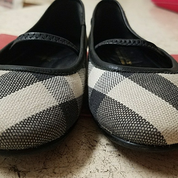 Girls Burberry flats - Picture 4 of 4